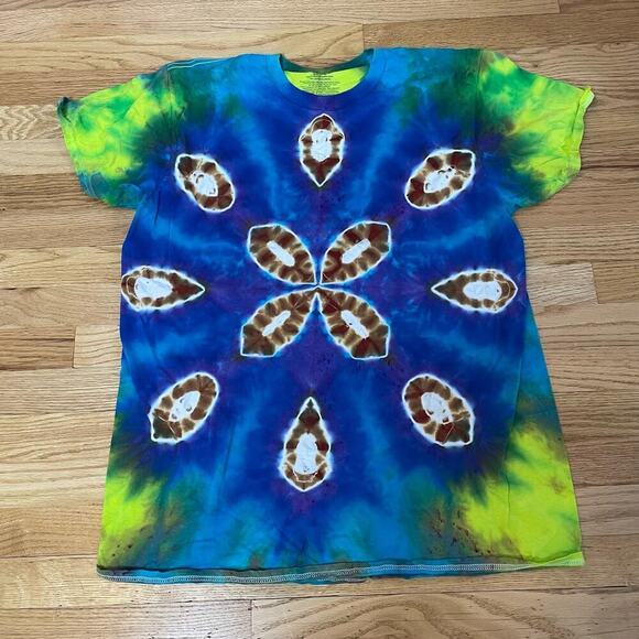 handmade tie dyed unisex tshirt XL football mandala blue - Picture 2 of 5